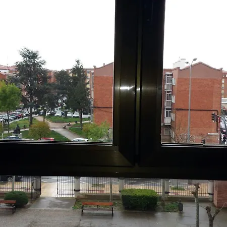 Residencia Universitaria Cum Laude 公寓 *