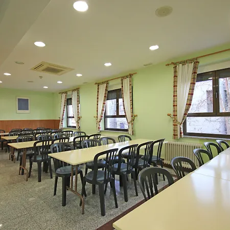 Residencia Universitaria Cum Laude Apartment