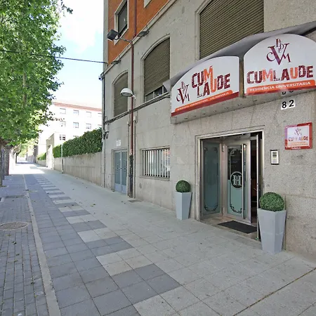 Residencia Universitaria Cum Laude Apartment *
